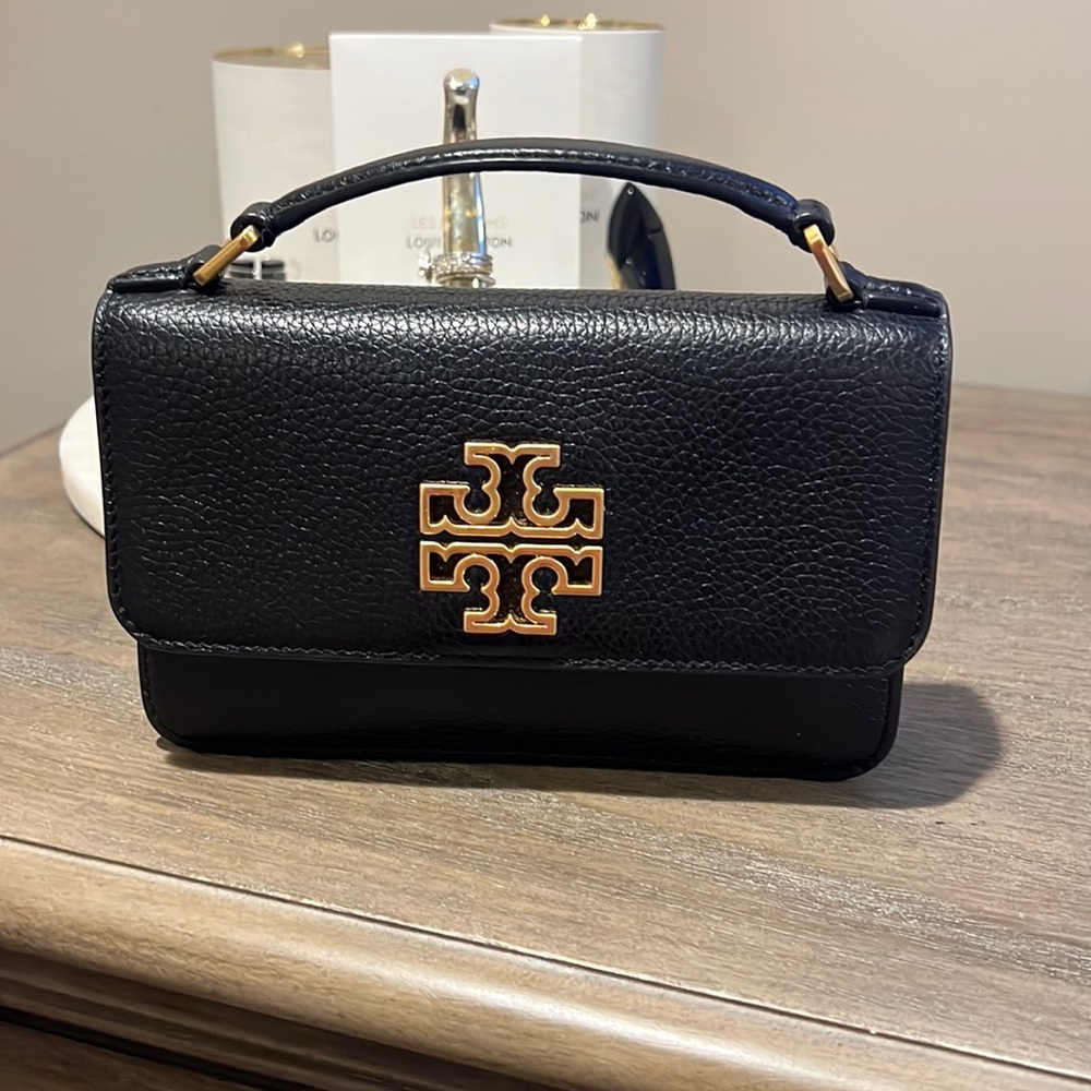 Tory Burch Wallet on Chain